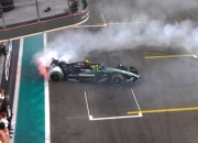 开云体育平台APP-梅赛德斯轻取哈斯车队，汉密尔顿点燃赛场的简单介绍