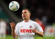 开云sport-当银河战舰在绿茵街道完成致命超车—皇马vs阿森纳的F1式战术对决