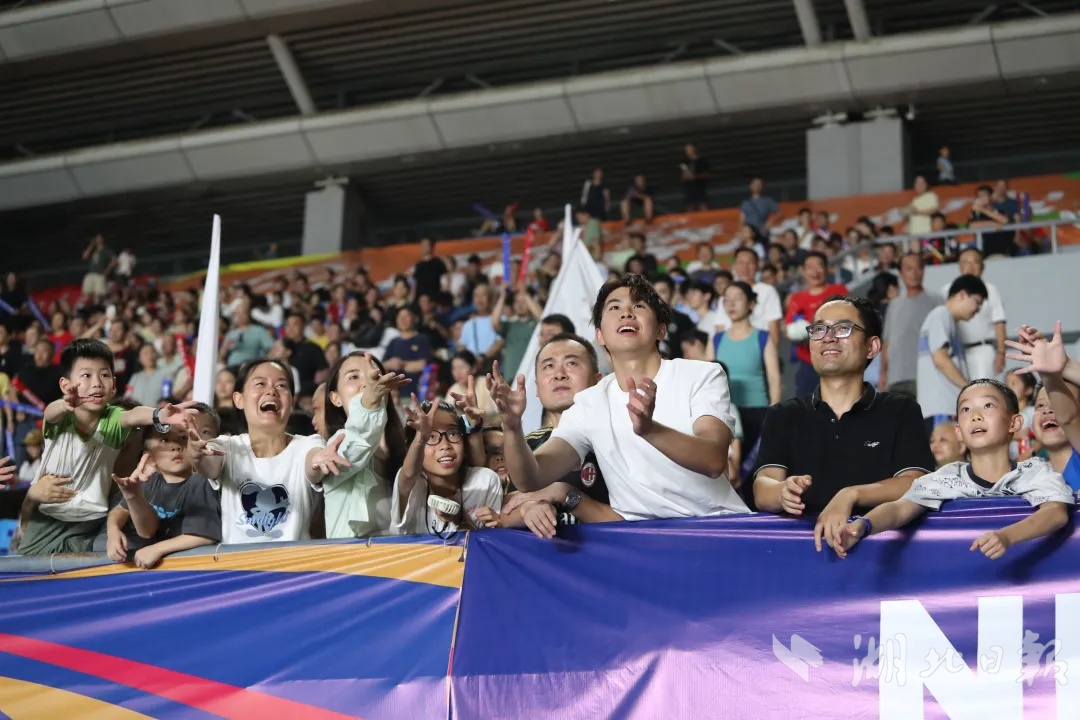 关于比赛精彩纷呈,球队全力以赴奋力拼搏的信息 关于比赛精彩纷呈,球队全力以赴奋力拼搏的信息