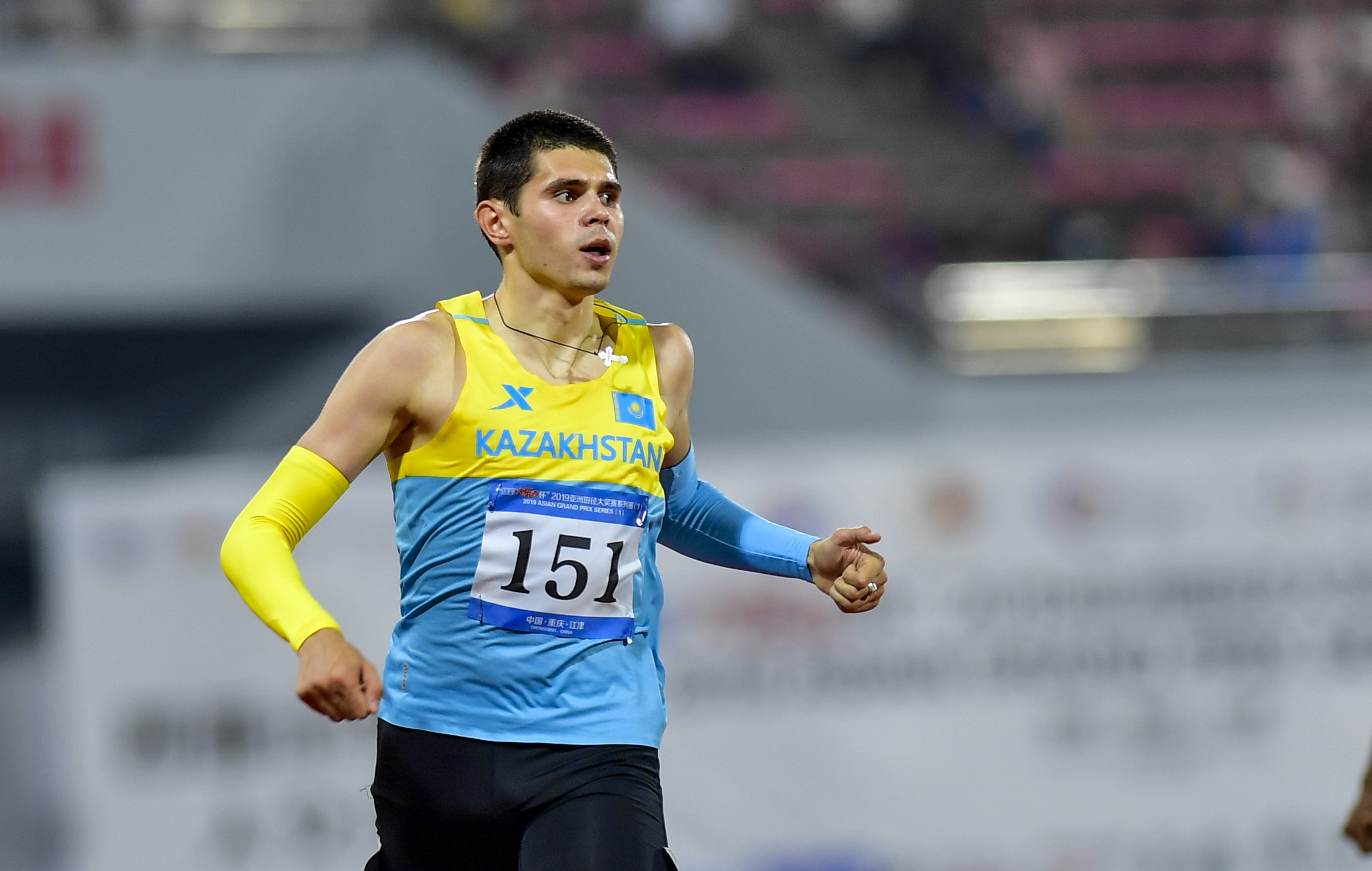 哈萨克斯坦选手夺冠成功，震撼全场