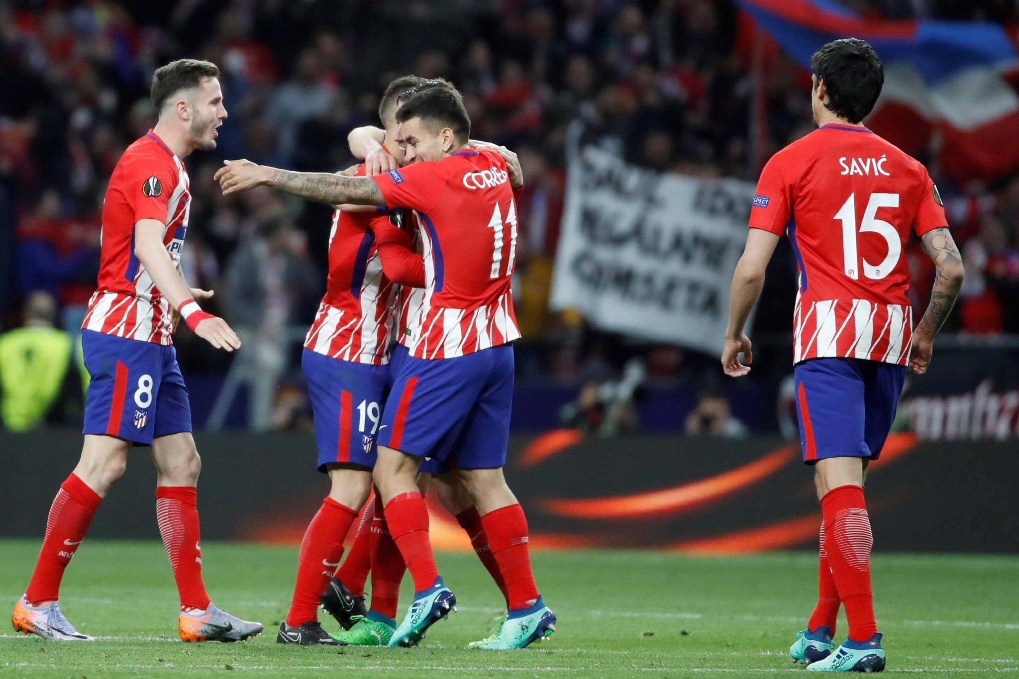 包含马竞连胜，稳居联赛前列位置的词条