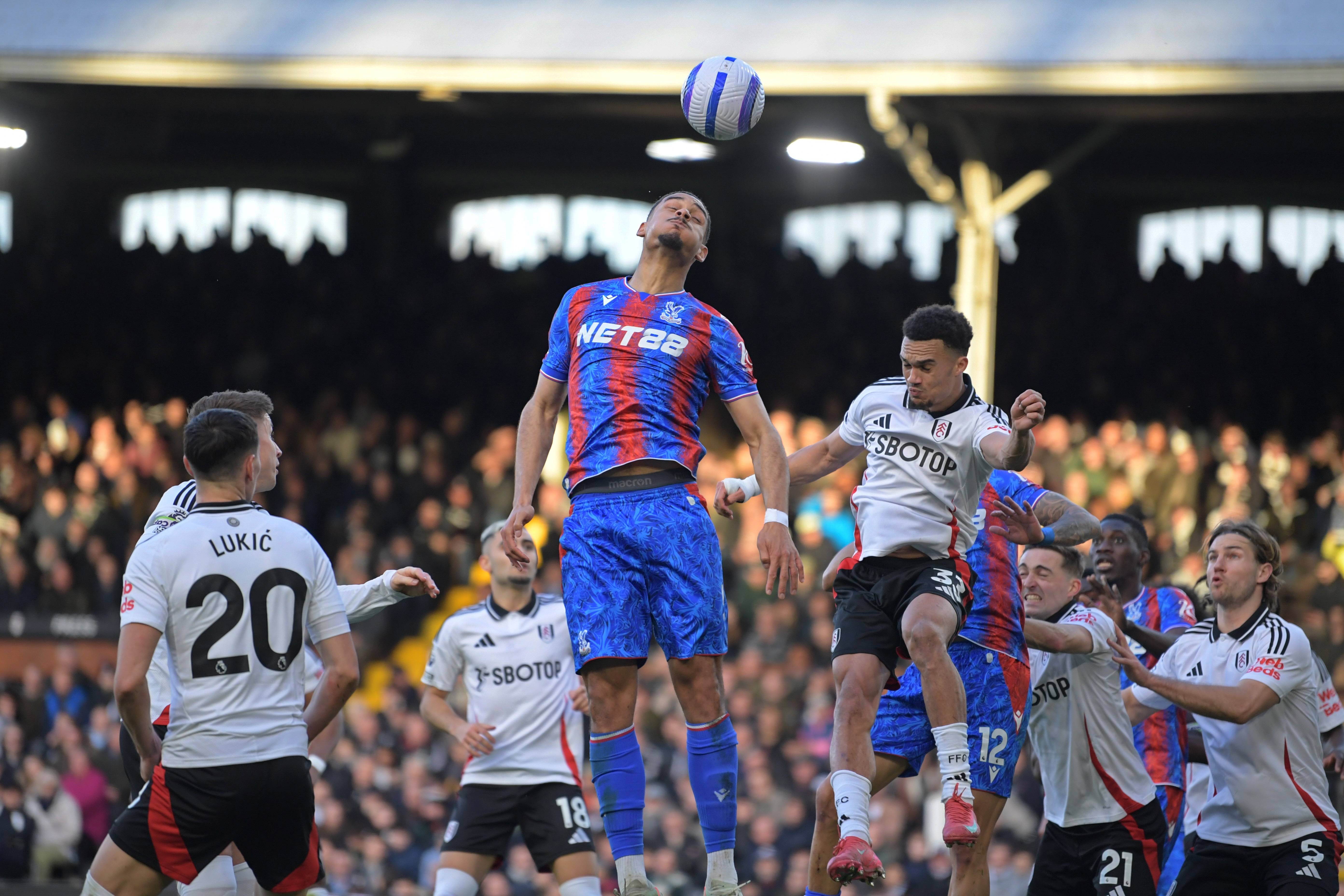 诺维奇主场比逆转水晶宫，全队赛后庆祝雀跃的简单介绍