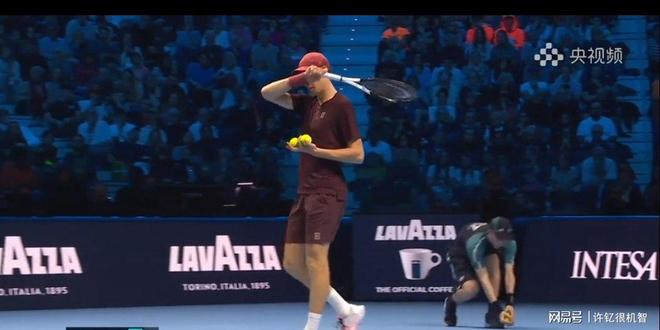 ATP总决赛险胜澳网,兹维列夫统治全场 ATP总决赛险胜澳网,兹维列夫统治全场