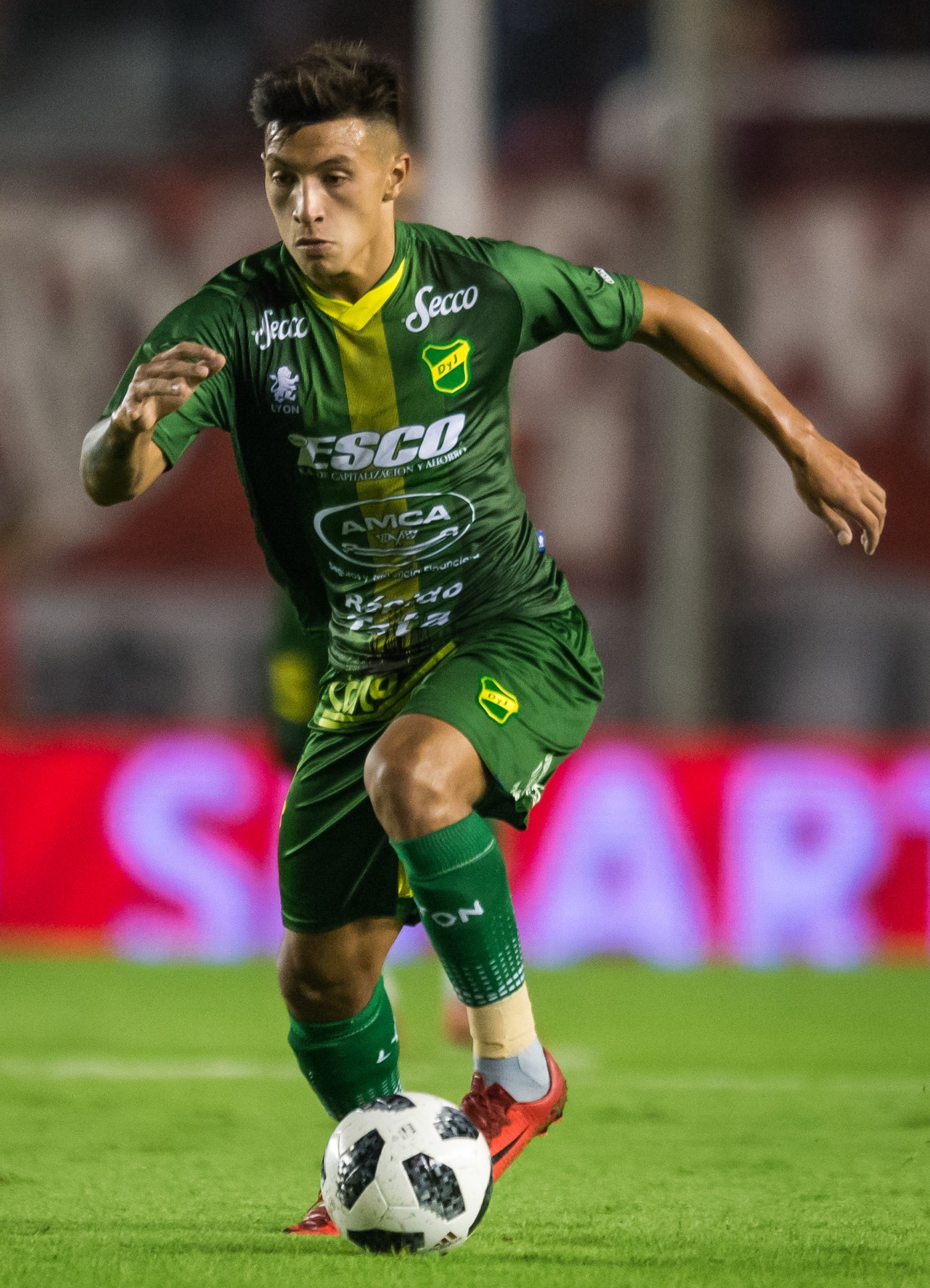 阿根廷逆转里昂,马丁内利高光表现 阿根廷逆转里昂,马丁内利高光表现