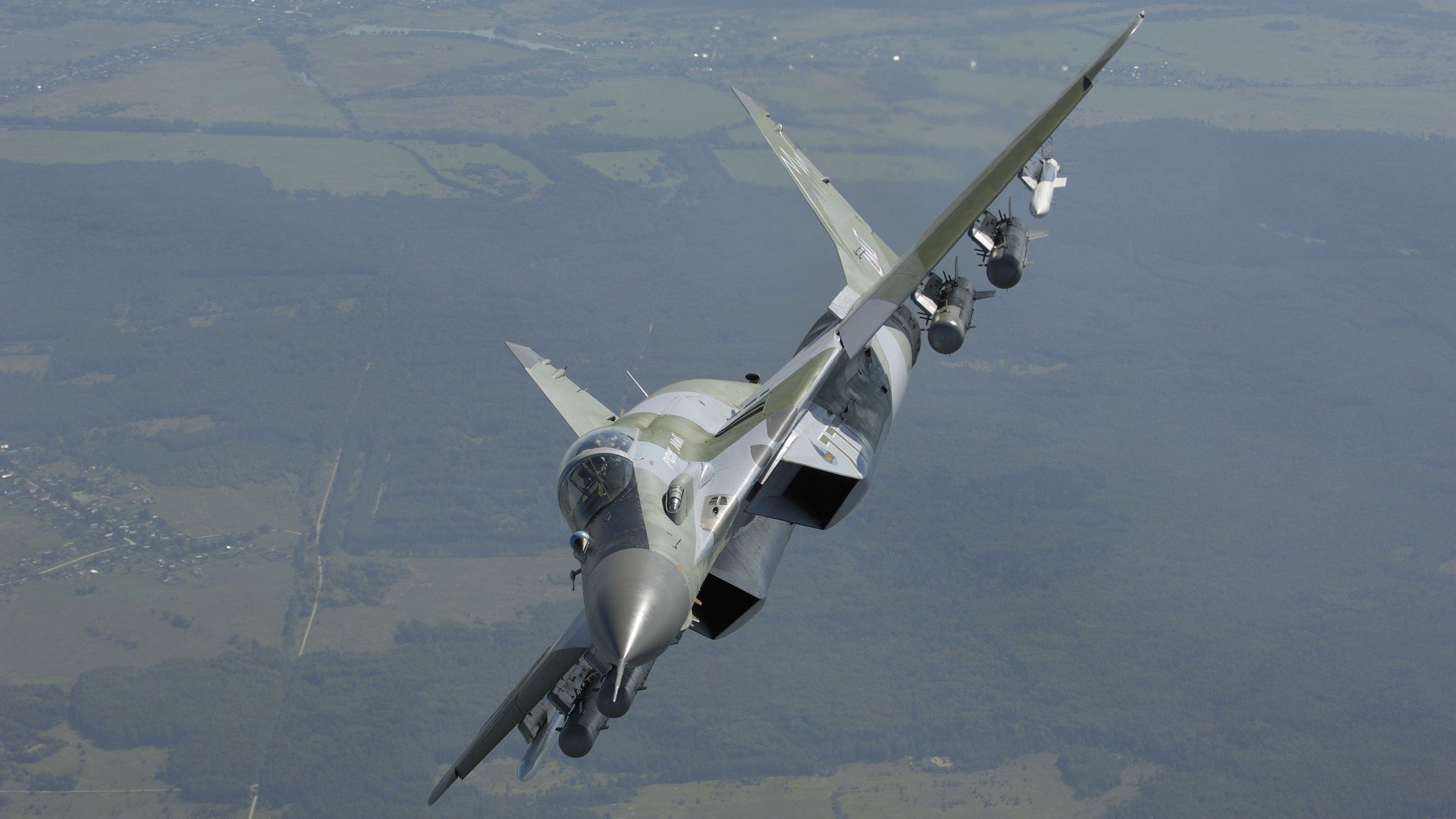 数据迷雾中的两场革命，当德国算法击溃尼斯，拉什福德在虚拟德比中接管未来